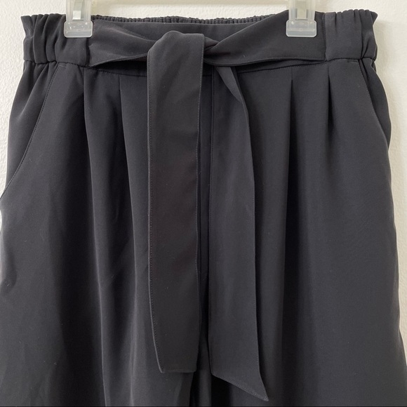 {6} Lululemon Noir Crop Black with Paperbag Waist - Picture 4 of 9